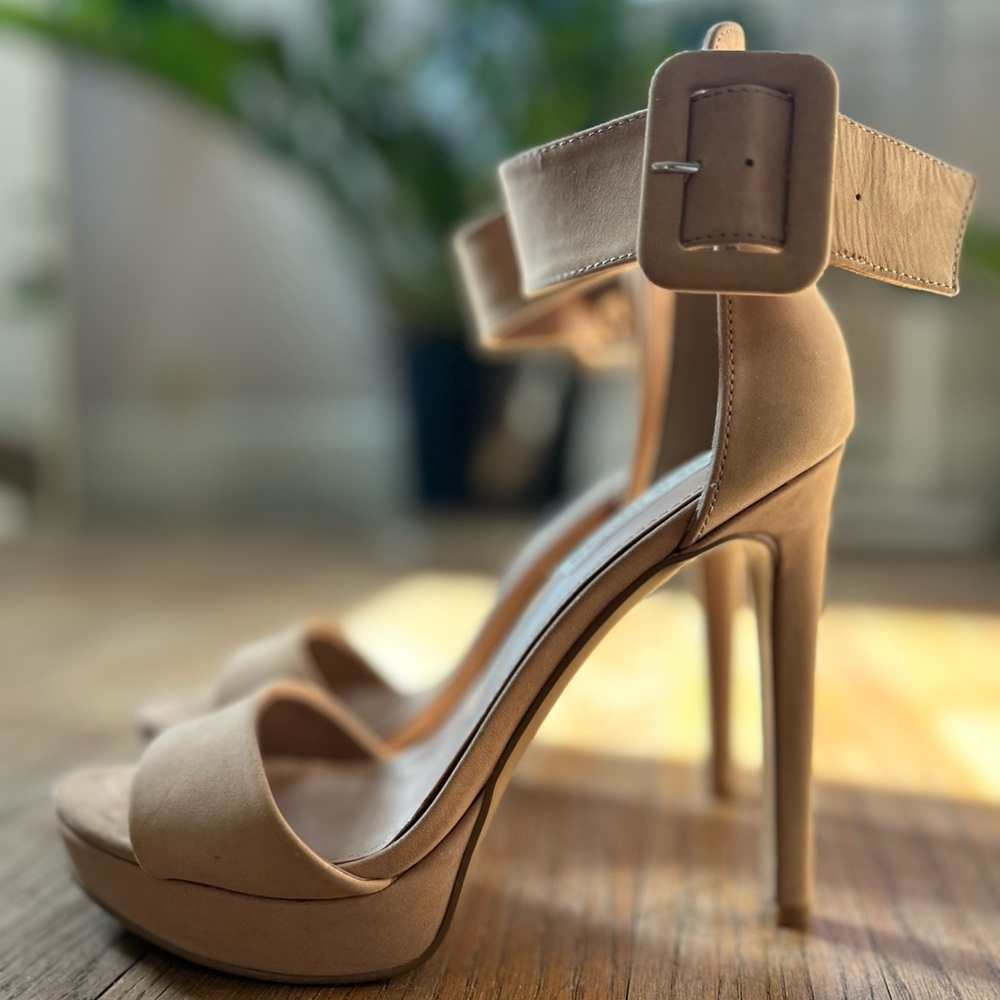 Steve Madden Nude Heels